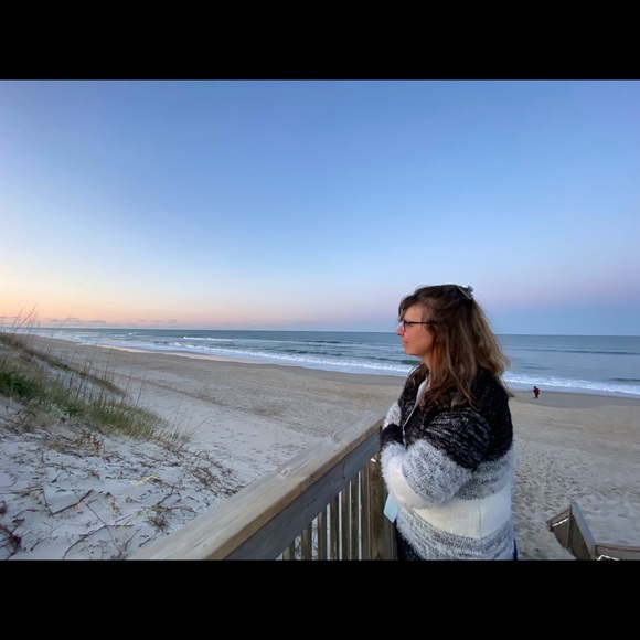 Meet your Posh Ambassador , Carolyn - Picture 4 of 16